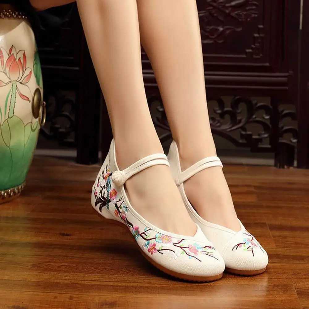 Embroidery Hanfu Shoes Womens Cheongsam Shoes Low Heel Single Shoes Mercerized Satin Chinese Elements Flat Heel Shoes XJ250712