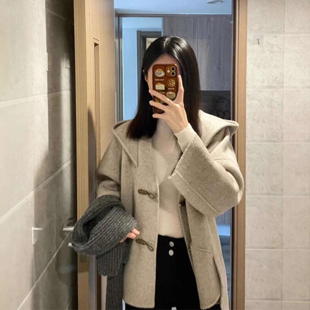 Horn Button Hooded Wool Coat For Women Autumn Winter New Woolen Jacket Petite Korean Style High-End Feel B5