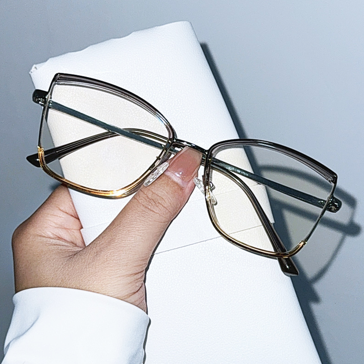 Designer Luxury Glasses, Personalized Patchwork Color Blocks, Women's Anti-blue Light Glasses, Fashionable Look, Metal Glasses, Sunglasses