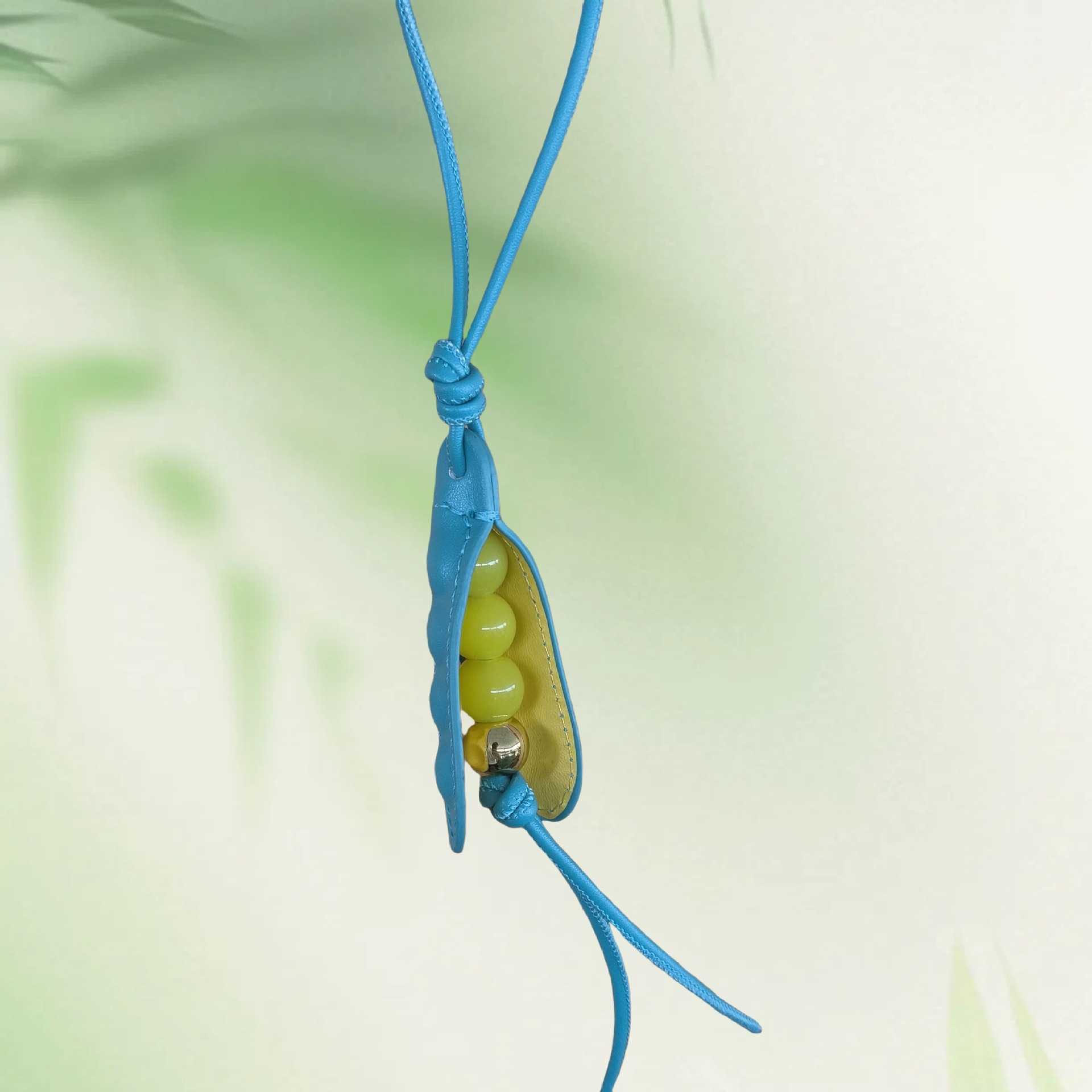 Sheepskin Bag Pendant Handmade Pea Pod Design Trendy Car Bag Charm cessory L250928N963