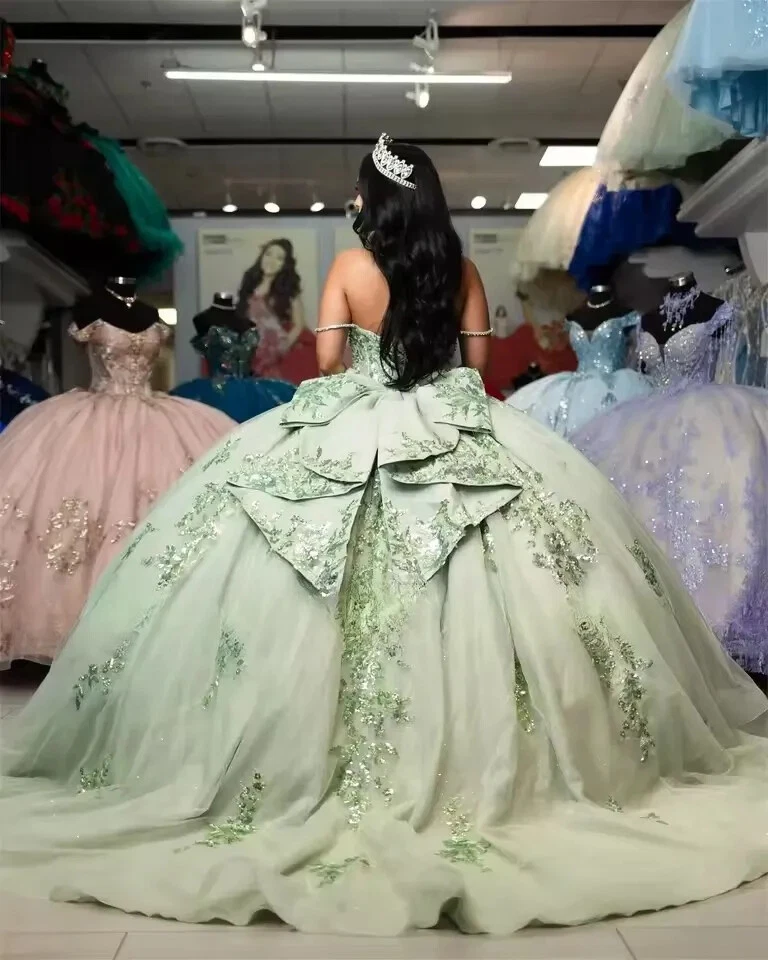 Glitter Sequins Quinceanera Dresses Lace Applique Light Green Sweetheart Ball Gown Princess Sweet 16 Dress With Bow Back Spaghetti Straps