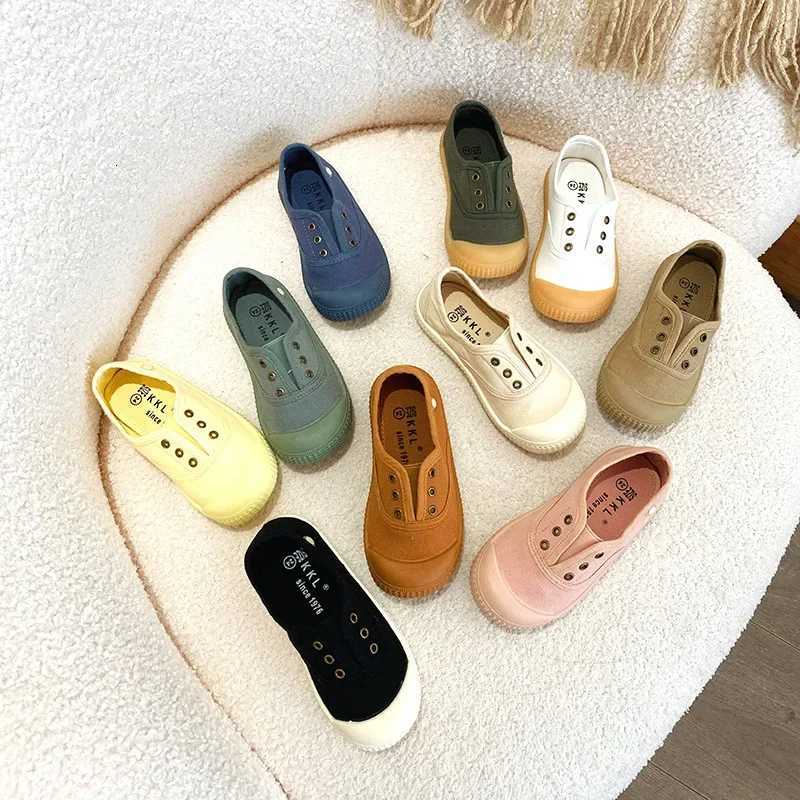 Kids Shoes Boys Soft Low Top Casual Sport Girls Shoes New Slip On Canvas Kids Sneakers Breathable Children Overshoes Kid F08142 XJ250712
