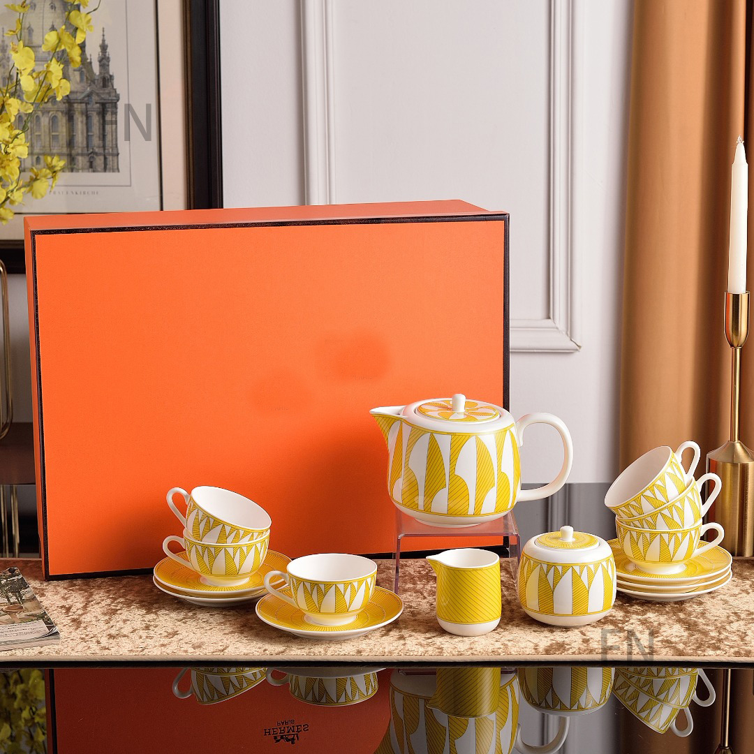 Timeless 15-Piece Ceramic Coffee Set, Beautifully Crafted, Elegant Packaging, Perfect for Weddings, Tea Parties, and High-Quality Daily Use