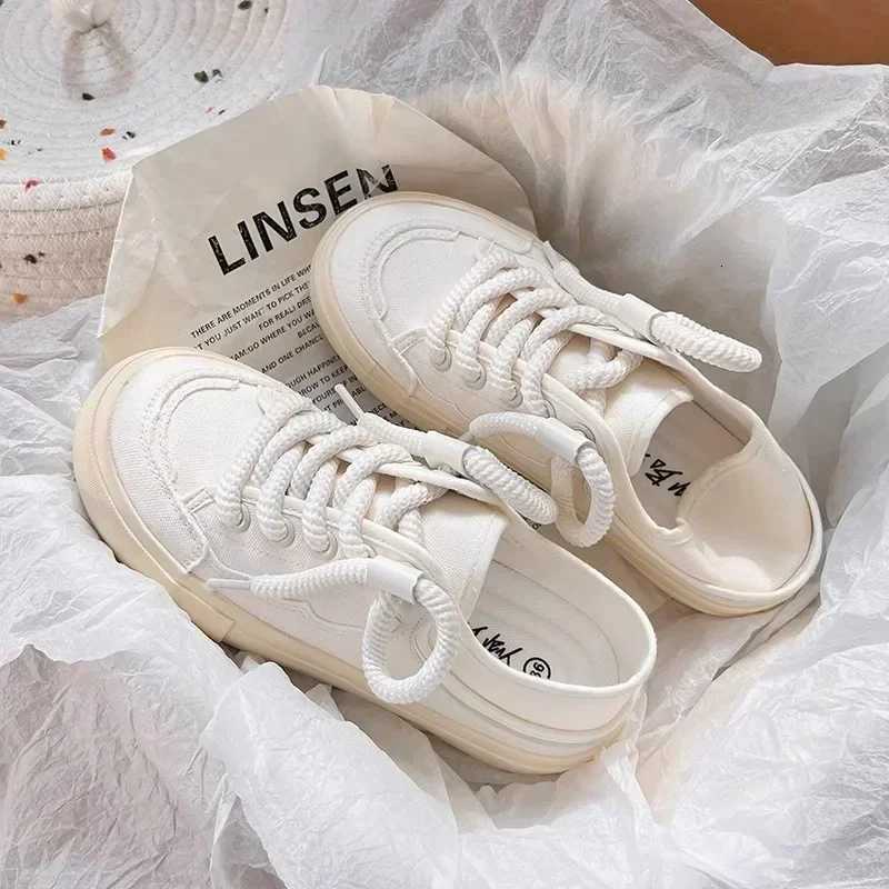 2024 Autumn New White Canvas Shoes Breathable and Comfortable Platform Outdoor Leisure Sports Shoes XJ250712