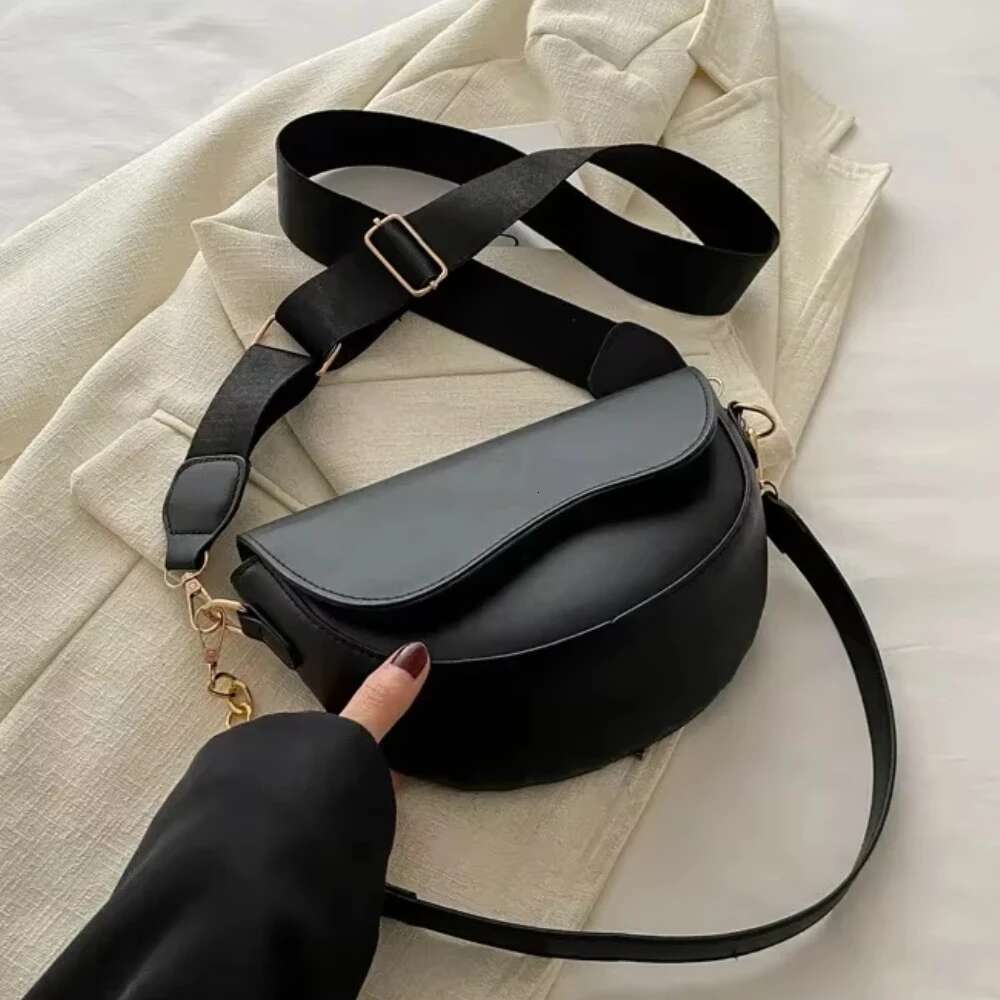 Fashion Shoulder PU Leather Women's Small Retro Flap Saddle Handbags Trend Chain Strap Crossbody Bag for Women