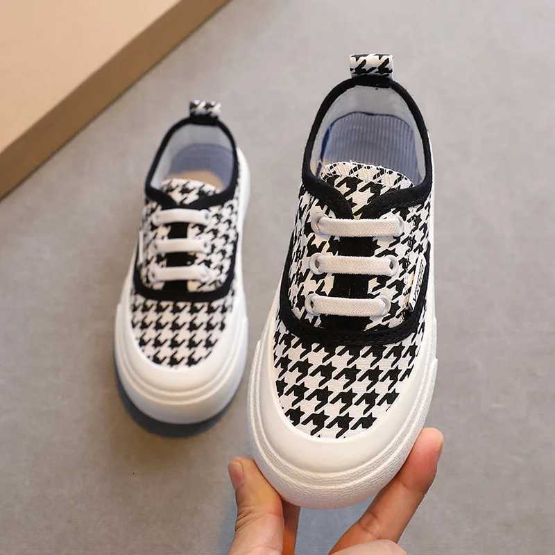 Children Sport Canvas Shoes Boys Casual Shoes Girls Soft Sole One-legged Cloth Fashion Student Flat Shoes XJ250712