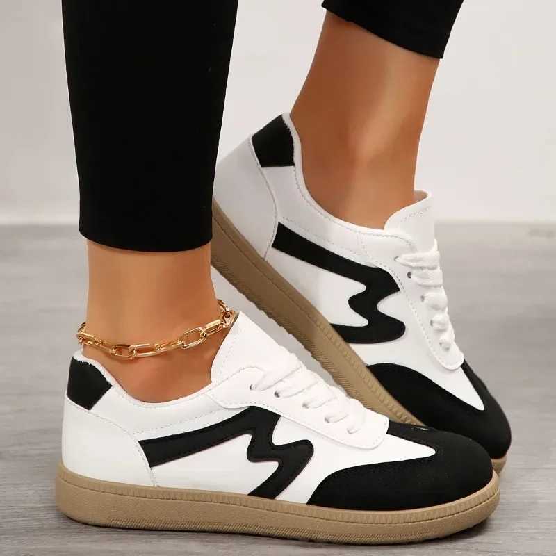 2025 Autumn Classic Womens Flat Luxury Shoes Leather Low Cut Lace-up Casual Round Toe Sneakers in Gray and White XJ250712