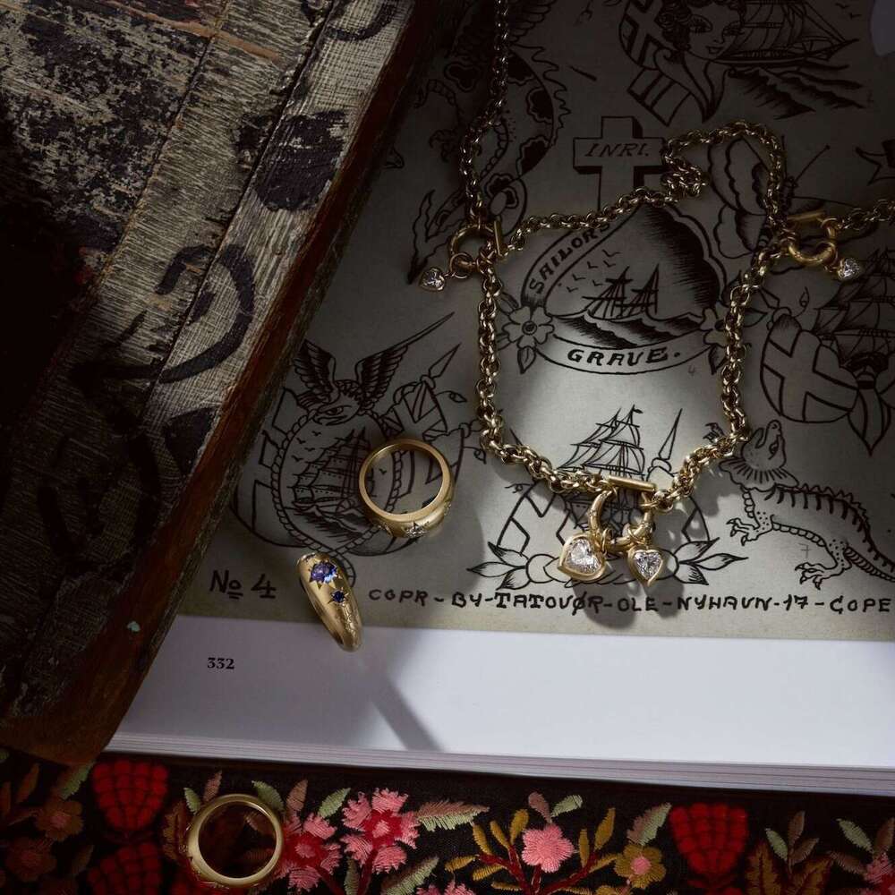 Luxury jewelry designer bracelet necklace stainless steel fashionable heart horseshoe inlaid zirconium chain bracelet electroplated 18K gold color Not