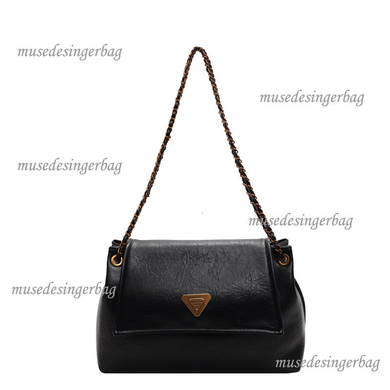 Luxury Brand Designer Bag (Designer Triangle Bag) Large Capacity Stylish 2024 New Trendy Women's Crossbody Bag Commuter Chain Shoulder Tote Bag