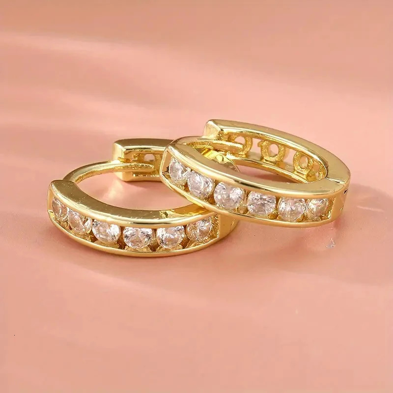 Huitan Dainty Gold Color Circle Hoop Earrings Female Everyday Wearable Accessories Chic Bright Cubic Zirconia Jewelry for Women 250708