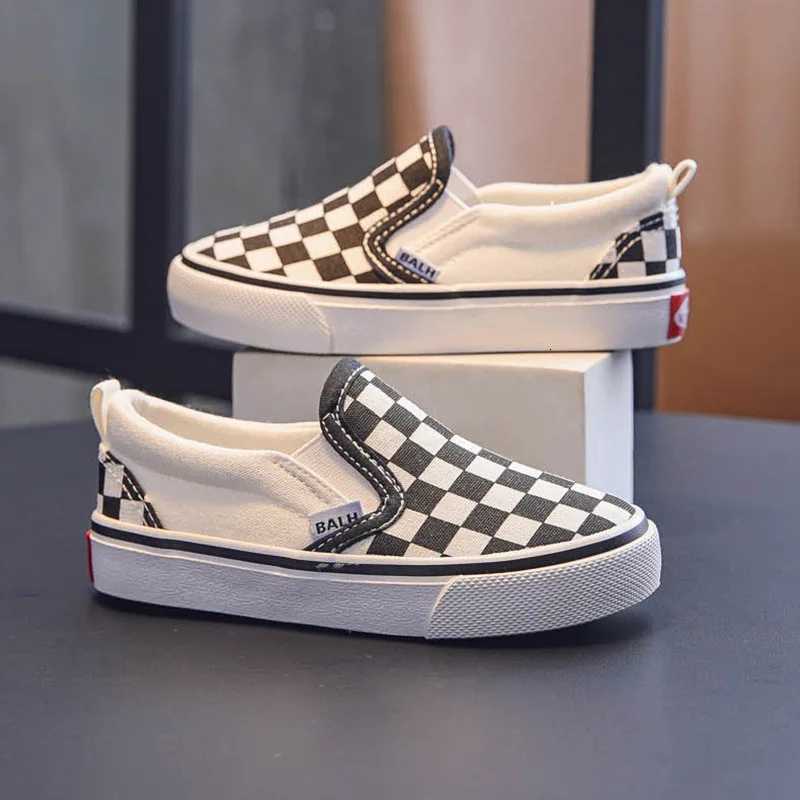Childrens Canvas Shoes Boys Shoes Plaid Plate Shoes Spring and Summer New Girls Shoes Baby Casual Shoes Childrens ShoesXJ250712