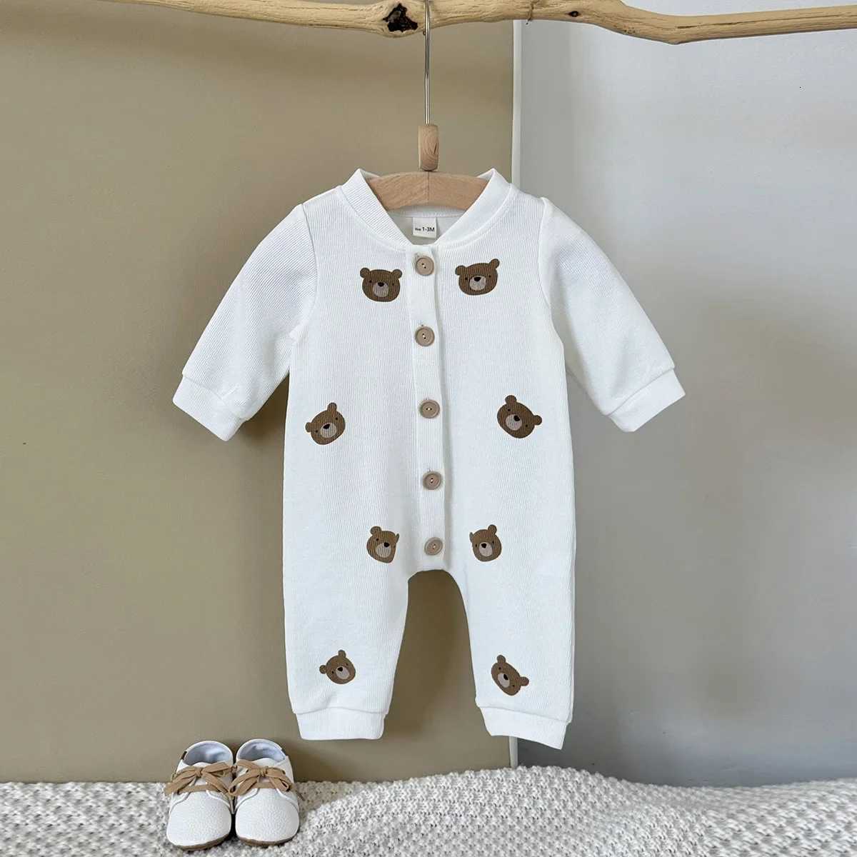 Baby Fashion Children Waffle Knit Baby Boys Romper Bear Print Snap Front Onesie 0-2Y Newborn Baby Girls Daily Outfit XJ250712