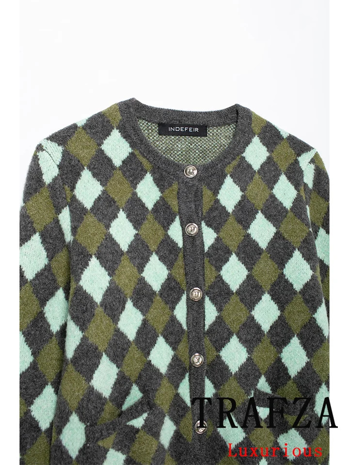 TRAFZA Vintage Casual Chic Women Sweater Argyle O-Neck Long Sleeve Pockets Knitted Cardigans Fashion Autumn Winter Sweaters 250710