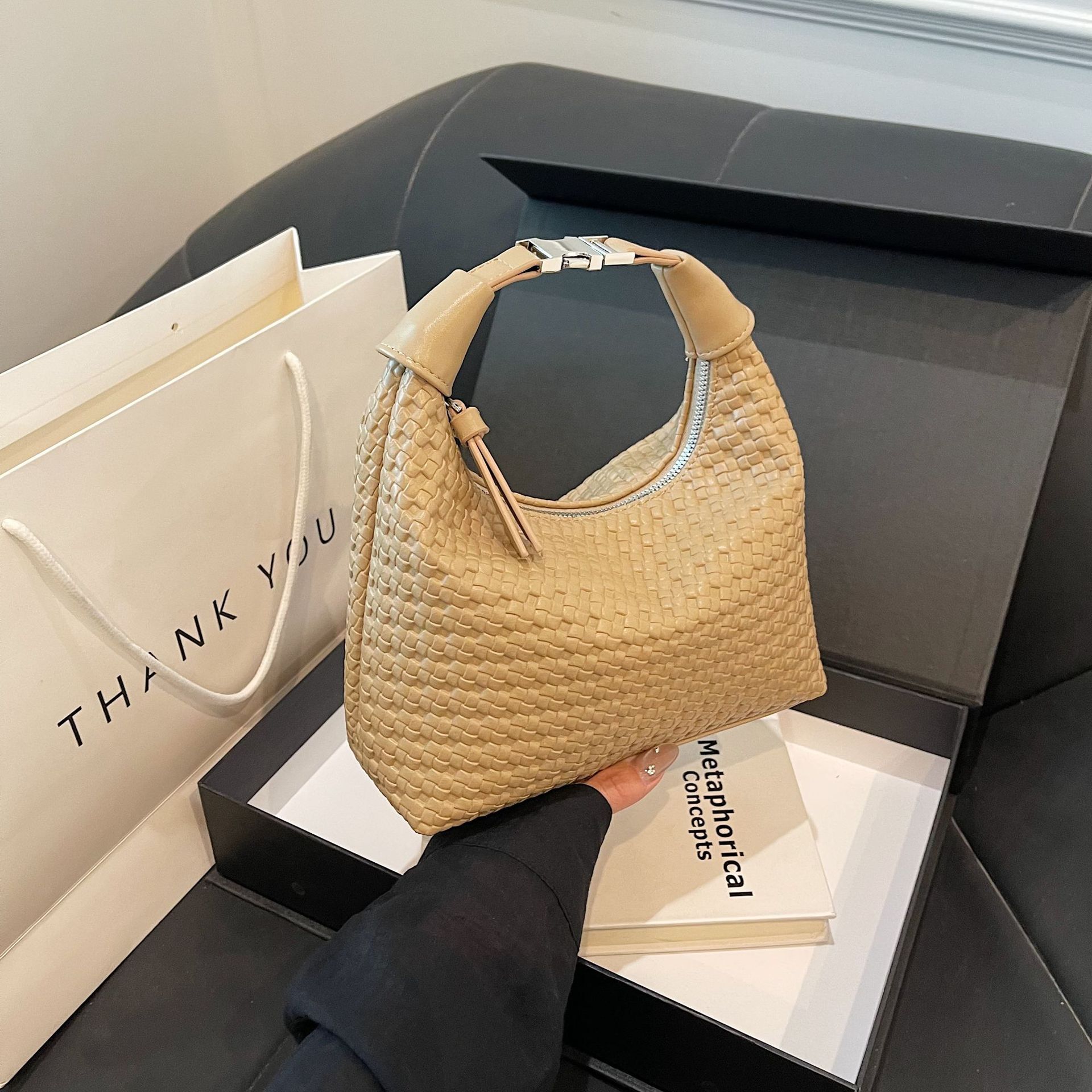 Luxury Brand Designer Bag French Niche Woven Pattern Handbag For Women 2025 Spring Summer Simple Versatile Dumpling Bag Commuting Textured Crossbody B