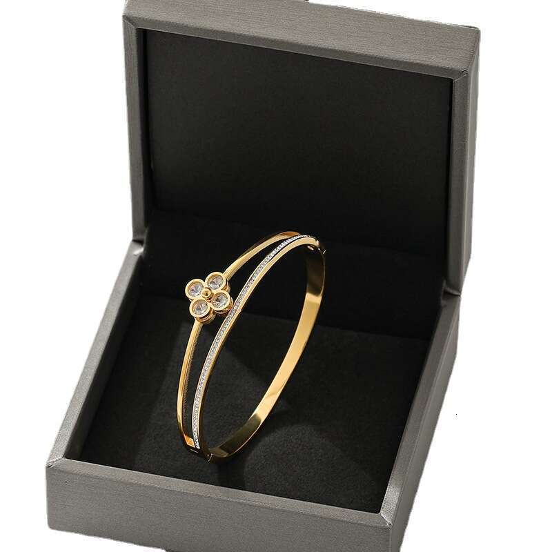 Hot luxury jewelry designer bracelet four leaf clover single row tennis full diamond bracelet gold silver zircon flower high-end titanium steel bracel
