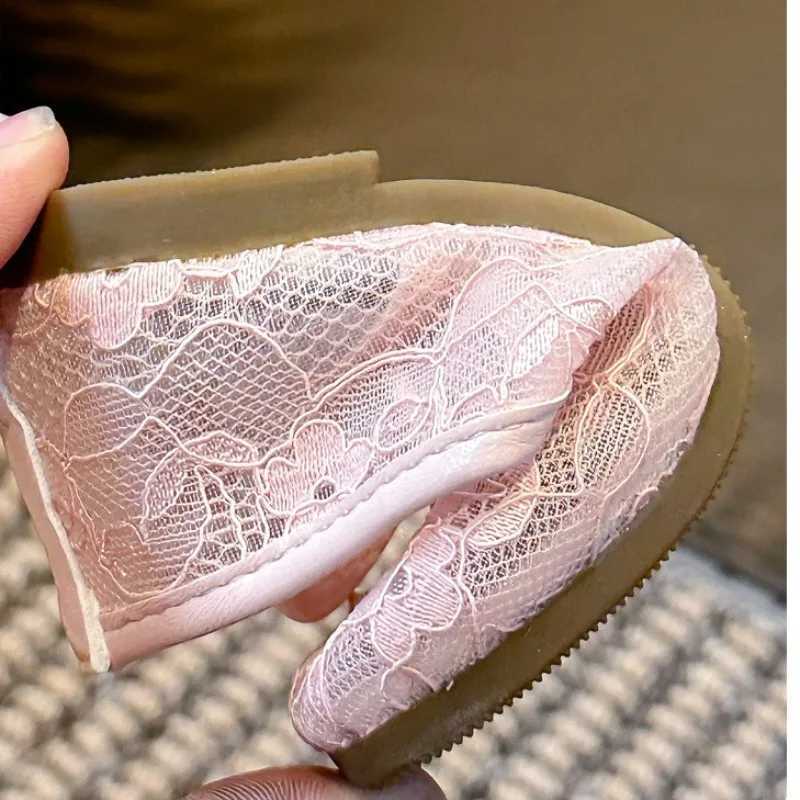 2025 Summer Children Flat Shoes Girls Princess Shoes Mesh Breathable Non Slip Soft Sole Lace Flower Bow Outdoor New Kids Sandals XJ250712