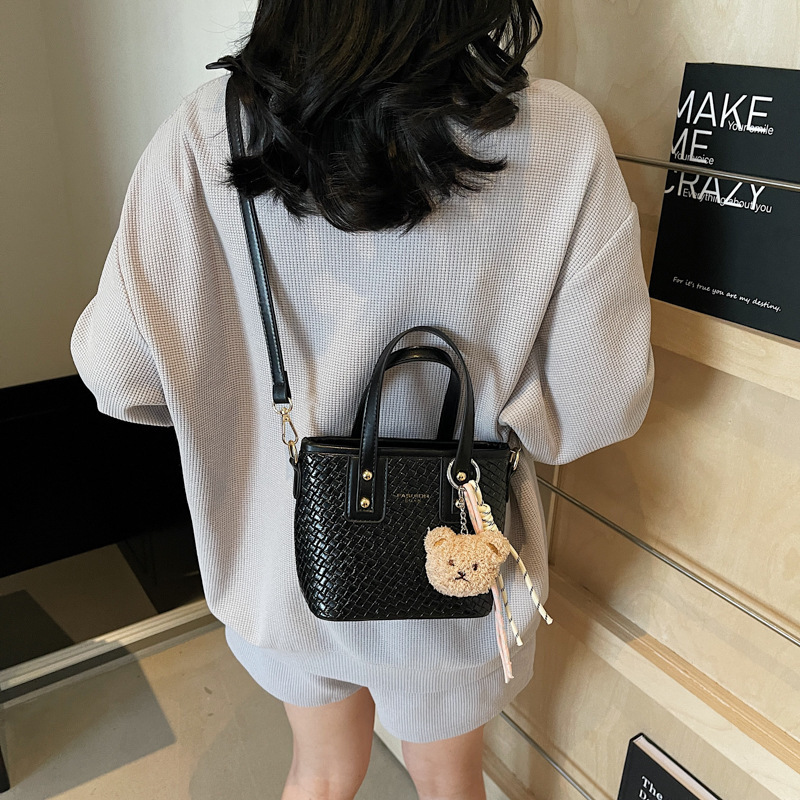 Luxury Brand Designer Bag This Year's Trend Small Bags For Women 2025 New Versatile Crossbody Bag Textured Niche Woven Handbag Bucket Bag