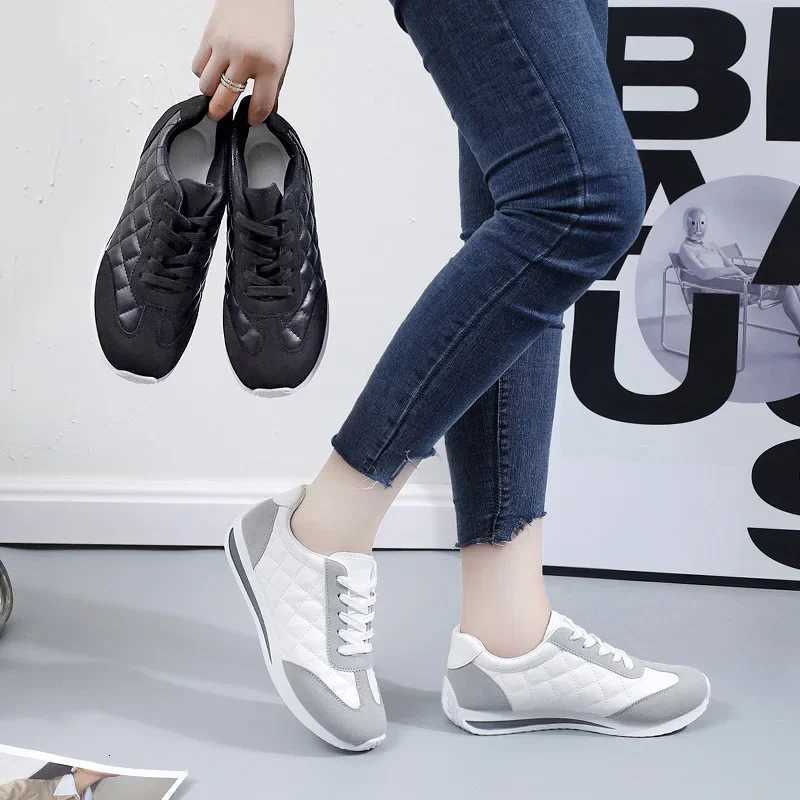 Summer Women Shoes Casual Walking Flat Lace Up Leather High Quality Sneakers Fi Wild Flat-bottomed Loafers Women Sneakers XJ250712
