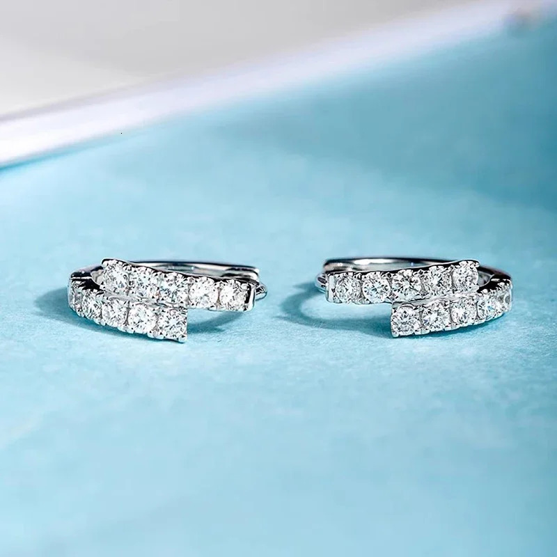 Huitan Trendy Womens Hoop Earrings Dainty Cubic Zirconia Silver Color Crystal Circle Earrings Exquisite Female Jewelry 250708