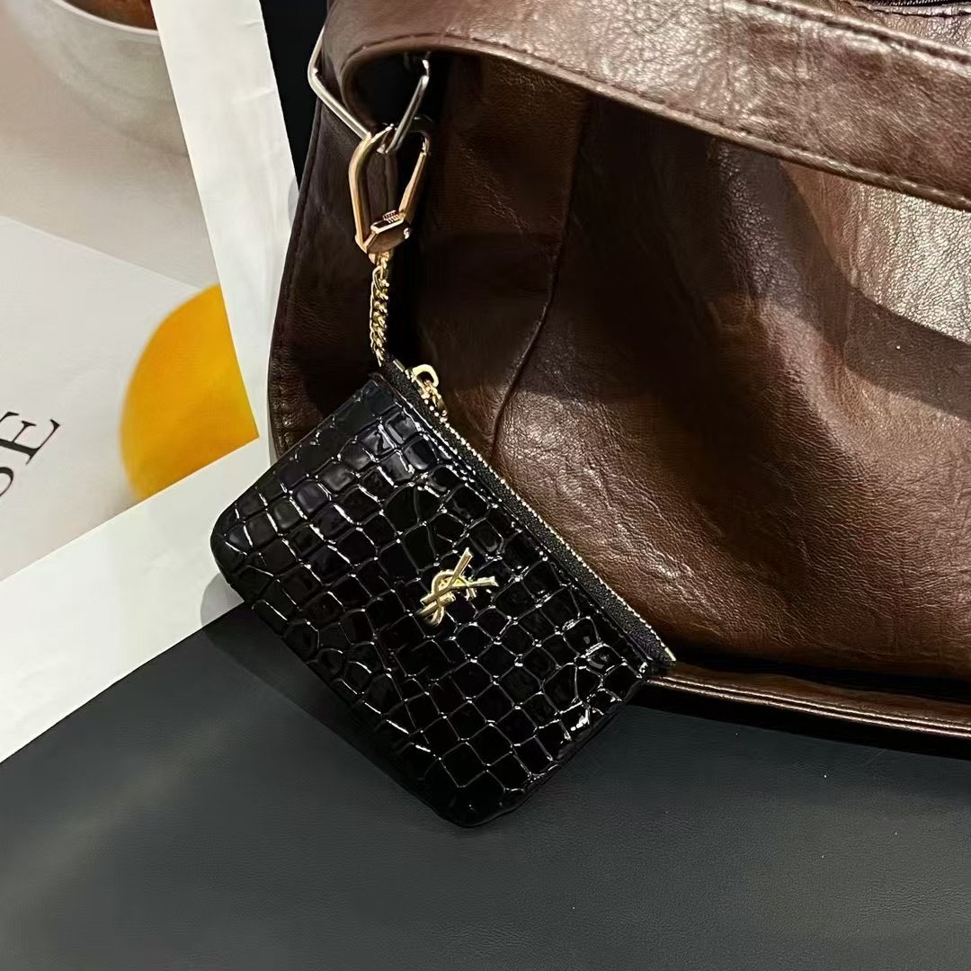 Keychains Lanyards Designer Crocodile Keychain Wallet Key Chain Hang Bag Charm Keyring Keychains hang Leather Designers Women Men Coin Purse Alloy Pendant Key Ring