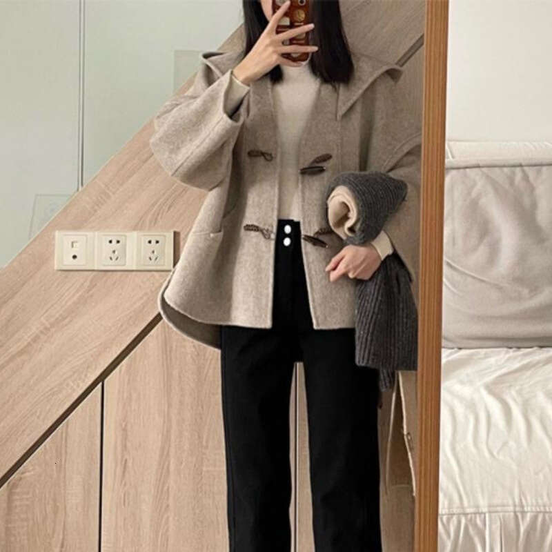 Horn Button Hooded Wool Coat For Women Autumn Winter New Woolen Jacket Petite Korean Style High-End Feel B5