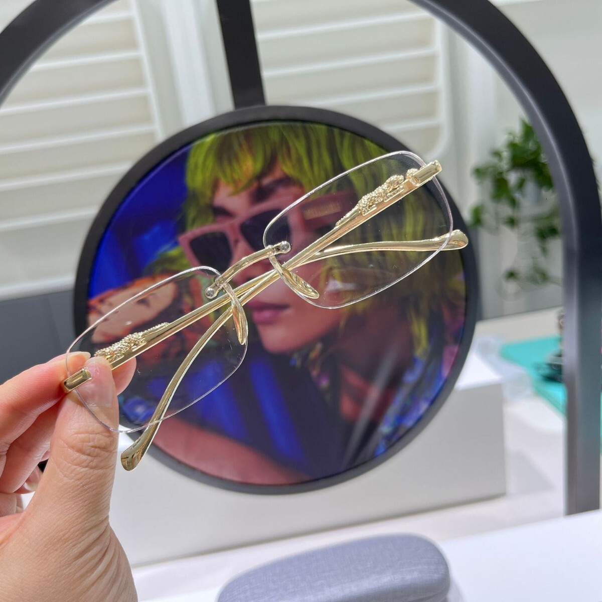 Designer Luxury Glasses, Frameless Sunglasses, Suitable For Both Men And Women, Small Square Sunglasses, Street Style Trendy UV Protection Glasses