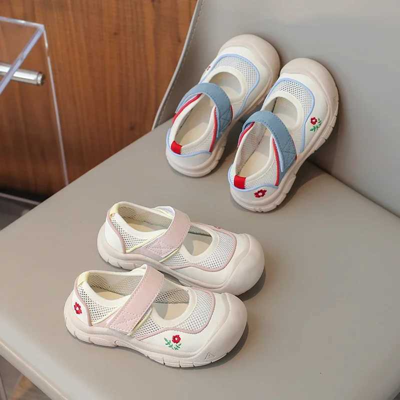 2024 New Kids Girls Sport Shoes Versatile Hook Loop Cute Flowers Embroidery Summer Children Fashion Sport Shoes Wrapped Toes XJ250712