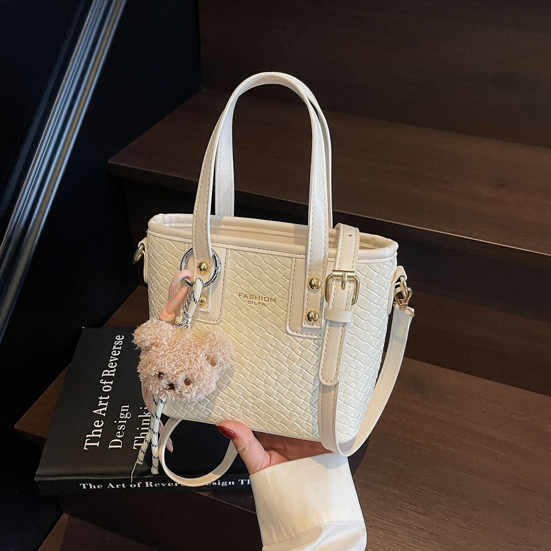 Luxury Brand Designer Bag This Year's Trend Small Bags For Women 2025 New Versatile Crossbody Bag Textured Niche Woven Handbag Bucket Bag