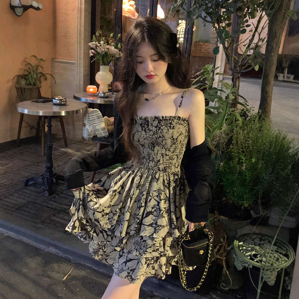 Pure Desire Style Floral Strap For Women Summer French High-End Elegant Cake Waist-Cinching Petite Short Dress B5