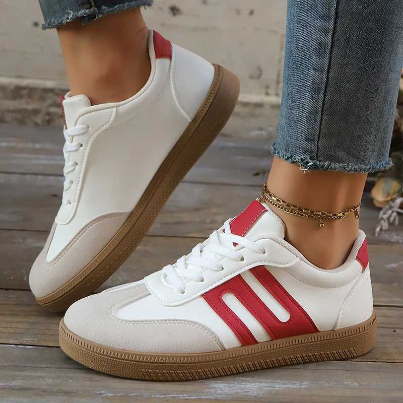 5 Black White Striped Flat Sneakers Women Lightweight Lace Up Sports Shoes Woman N Slip Breathable Casual Sneakers 2025 XJ250712