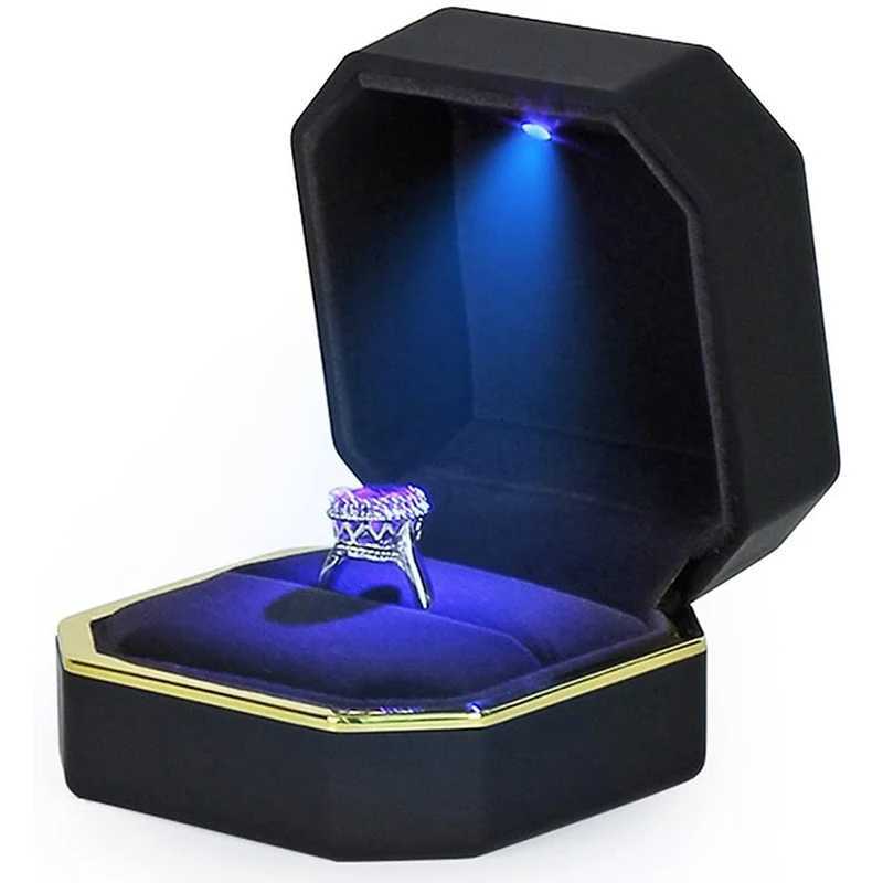 1 Pcs LED Jewelry Ring Box Luxury Velvet Rubber Necklace Pendant Gifts Display With Light For Proposal Engagement Wedding Case Z250712
