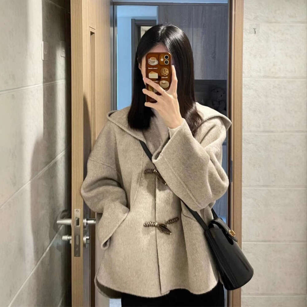 Horn Button Hooded Wool Coat For Women Autumn Winter New Woolen Jacket Petite Korean Style High-End Feel B5