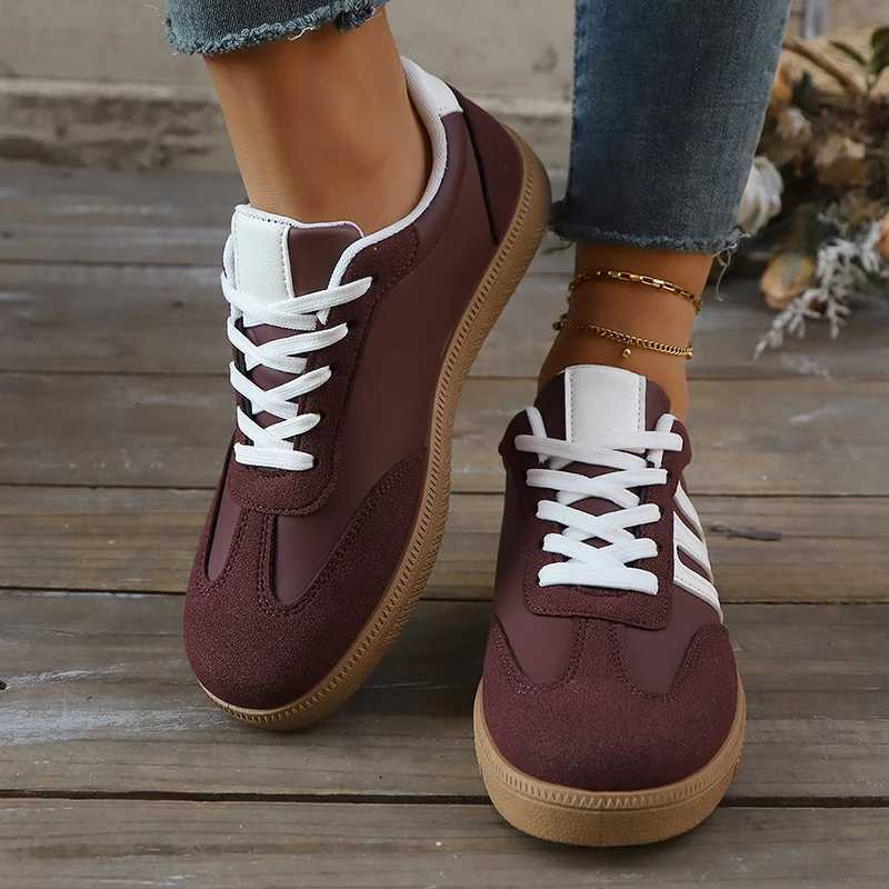 5 Black White Striped Flat Sneakers Women Lightweight Lace Up Sports Shoes Woman N Slip Breathable Casual Sneakers 2025 XJ250712