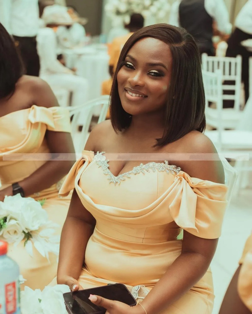 2025 Mermaid Bridesmaid Dresses Off Shoulder Sweep Train Pleats African Wedding Guest Gowns robes invitee mariage Customized