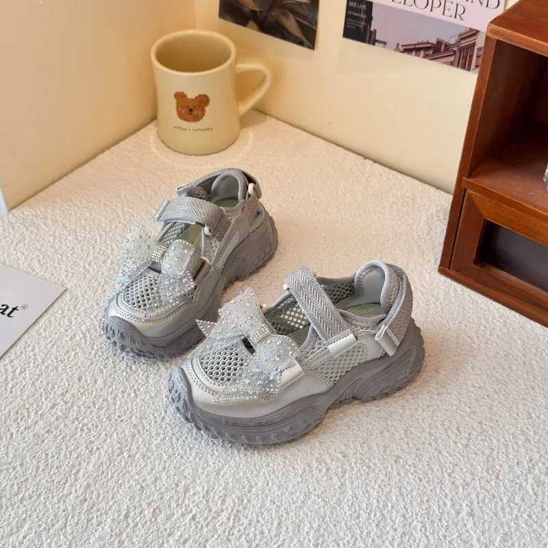 Summer Sneakers New Fashion Breathable Sports Shoes Versatile Soft Anti-Slip Sneakers Girl Sweet Middle-aged Child Casual Shoes XJ250712