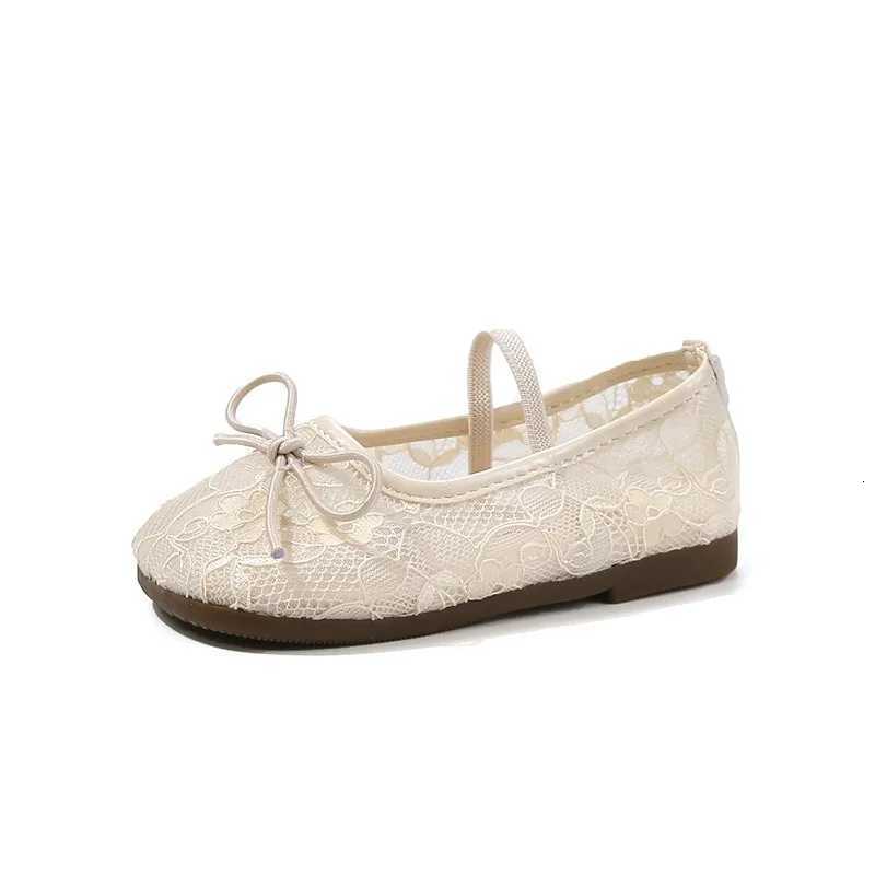 2025 Summer Children Flat Shoes Girls Princess Shoes Mesh Breathable Non Slip Soft Sole Lace Flower Bow Outdoor New Kids Sandals XJ250712