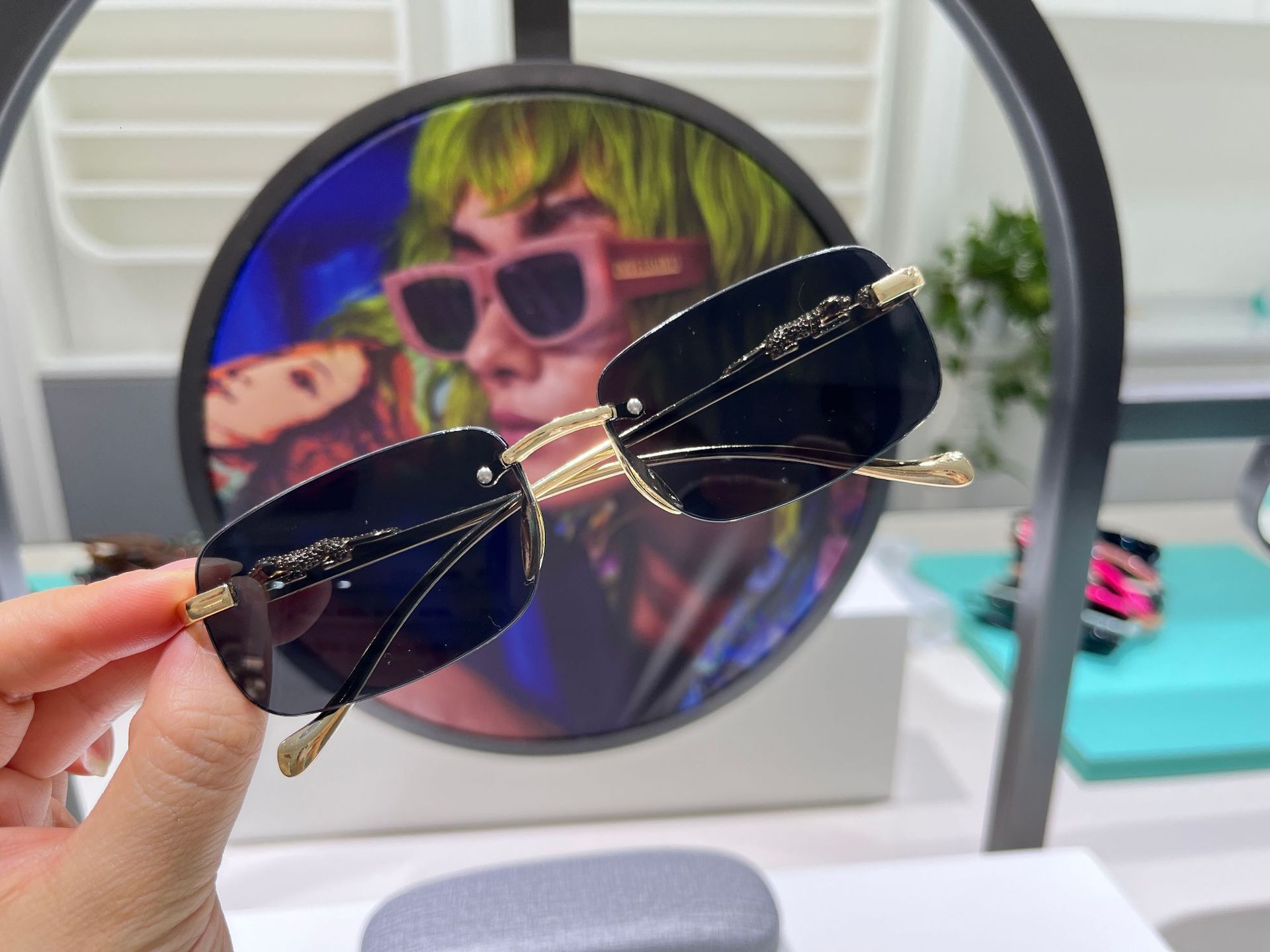 Designer Luxury Glasses, Frameless Sunglasses, Suitable For Both Men And Women, Small Square Sunglasses, Street Style Trendy UV Protection Glasses