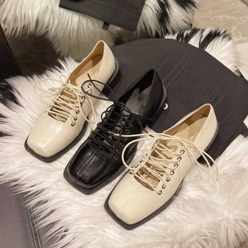 2025 Spring and Autumn Womens Solid Color Low-top Shoes Fiable Trendy Casual Mid-mouth Lace-up Design Low-top Shoes XJ250712