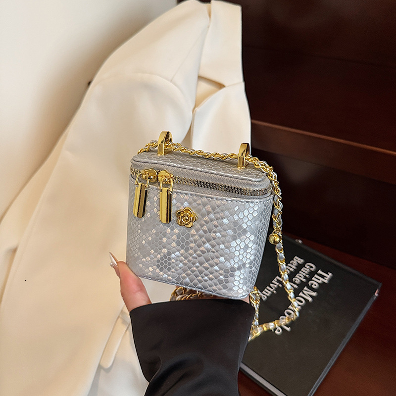 Luxury Brand Designer Bag Fashionable Small Bag For Women New High-Quality Texture Niche Handheld Box Mini Lipstick Stylish Crossbody Bag Large And Sm