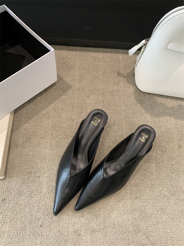 Sharp pointed half slippers for women, versatile for outdoor wear, spring new style, V-mouth cool slippers for women, mid heel half back shoes