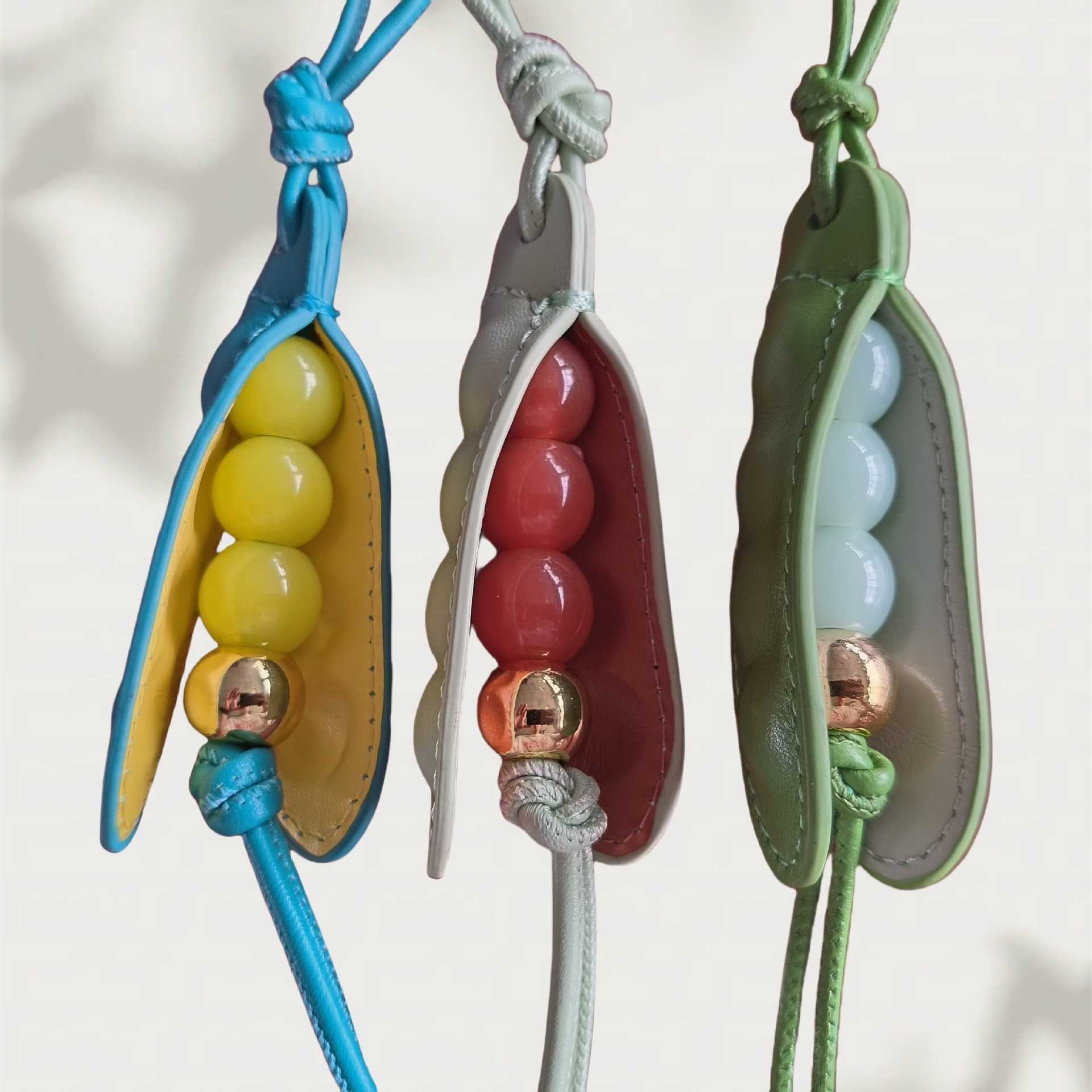 Sheepskin Bag Pendant Handmade Pea Pod Design Trendy Car Bag Charm cessory L250928N963