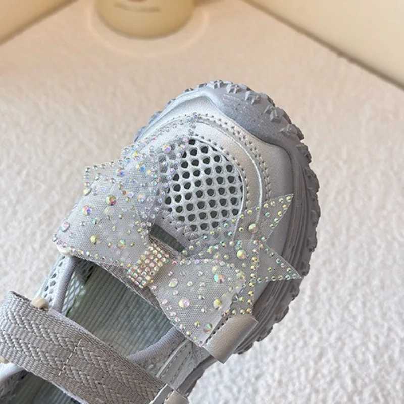 Summer Sneakers New Fashion Breathable Sports Shoes Versatile Soft Anti-Slip Sneakers Girl Sweet Middle-aged Child Casual Shoes XJ250712