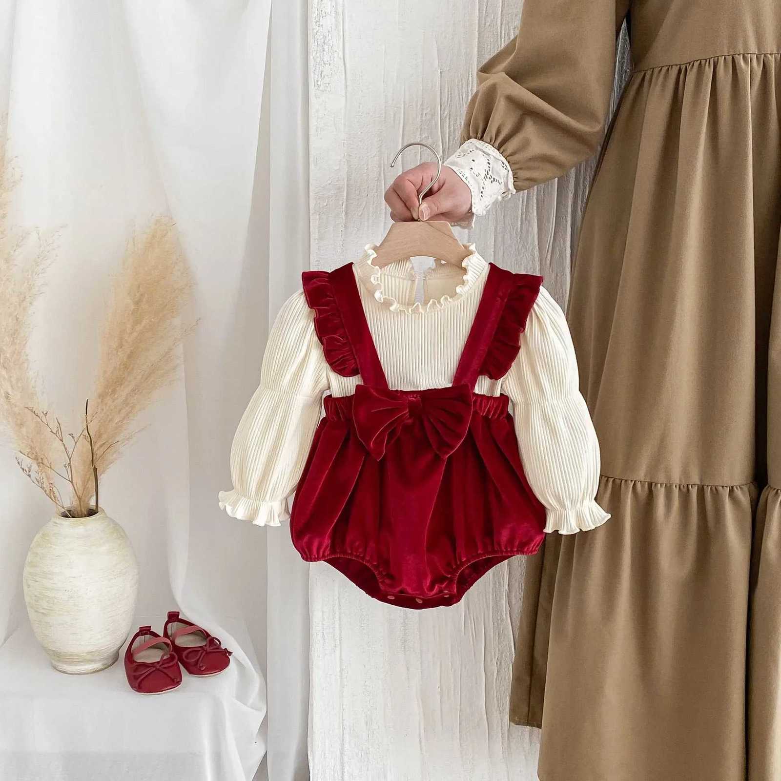 Cotton Red Velvet Romper Fake 2Pcs Ruffle Trim Bowknot Onesie 0-2Y Baby Girls Bodysuit Sleek Elegant Outfit Clothes for Girls XJ250712