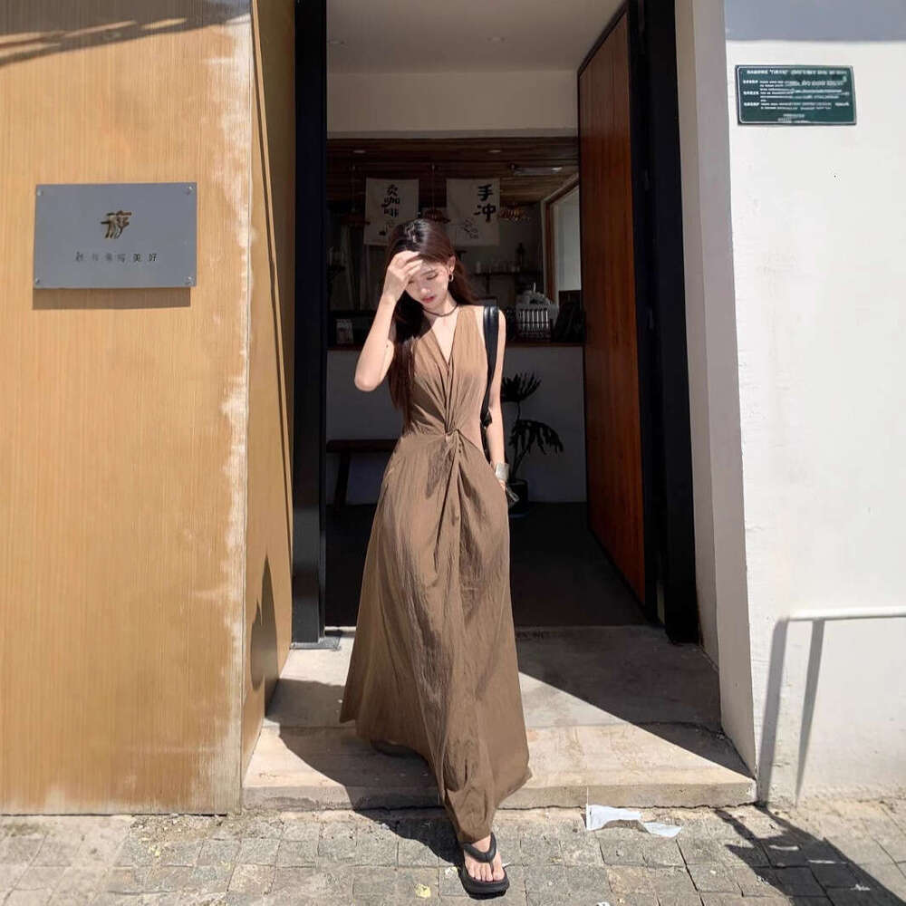 Beach Vacation French Style Halter Neck Strap Women's Summer New Sexy Elegant Waist-Cinching Long Dress B5