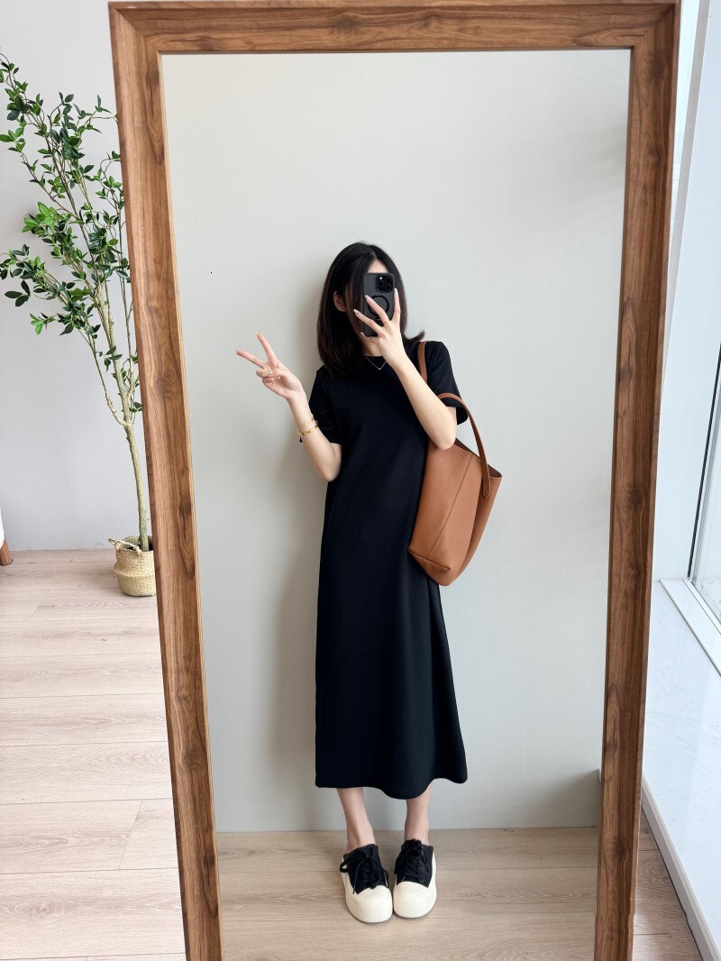 Summer new minimalist suit vest skirt with high-end color sense, vertical straight tube, no picky, loose sleeveless dress for women