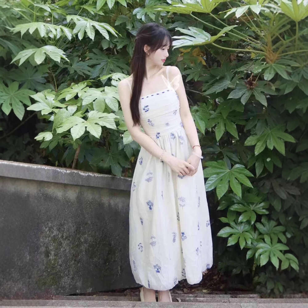 Summer New French Style First Love Gentle Temperament Blue Floral Strap Waist-Cinching A-Line Long Dress For Women B5