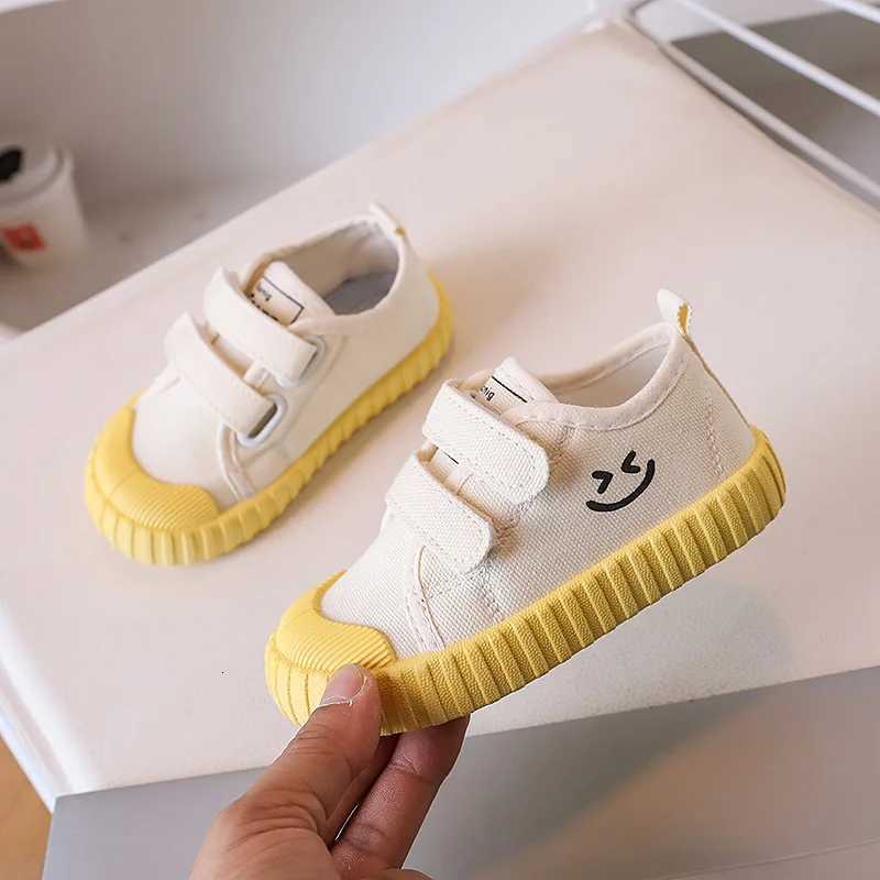 Childrens Canvas Shoes Soft Soled Non Slip Casual Shoes Lightweight and Versatile Smiling Sports Shoes for Boys and Girls XJ250712