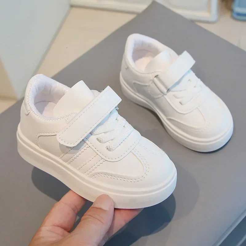 2025 New Fashion Kids Sports Shoes for School Boys Girls White Shoes Non-slip Soft Sole Children Casual Shoes Hook loop Trendy XJ250712