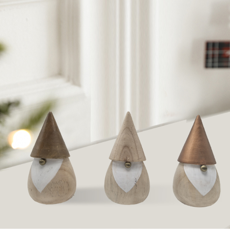 Elegant Wood Carving: Antique Senior Figure Art Piece Suitable for Home Studies & Tea Rooms