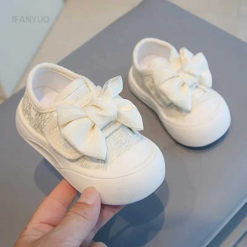 1-5 Years Canvas Shoes Soft Soled Childrens Shoes Spring Autumn Baby Butterfly Knot Shaped Skateboard Shoes Girls Slip-On ShoesXJ250712
